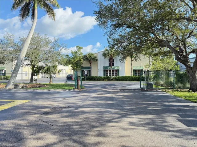 4776 Radio Rd # 207, Naples, Florida 34104