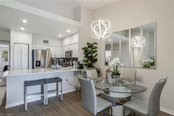 Large island plus additional dining area.