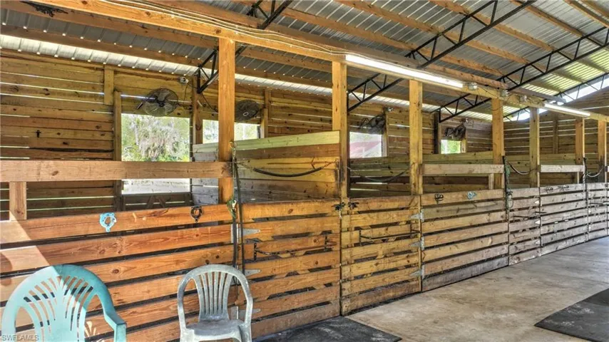 Main Barn 8 stalls