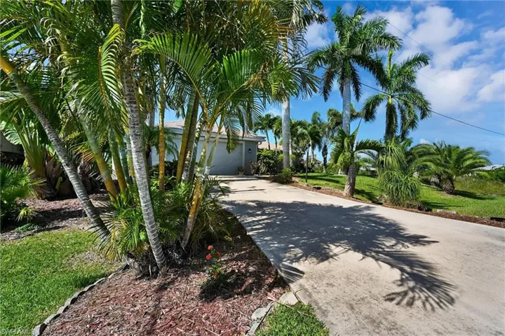 2000 Nw 4th St, Cape Coral, Florida 33993