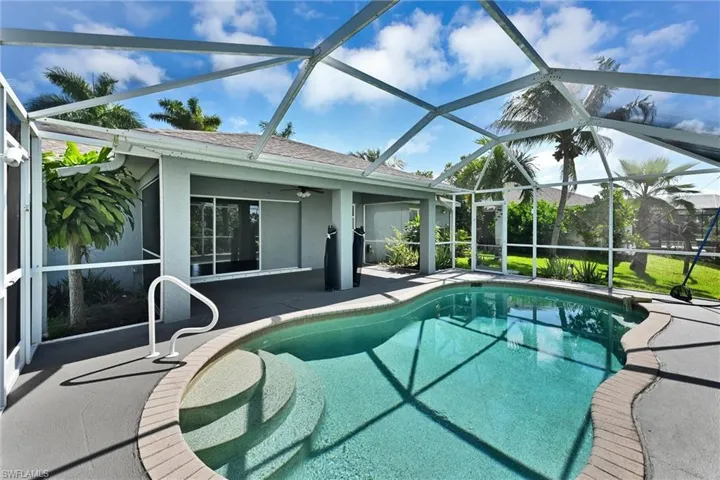2000 Nw 4th St, Cape Coral, Florida 33993