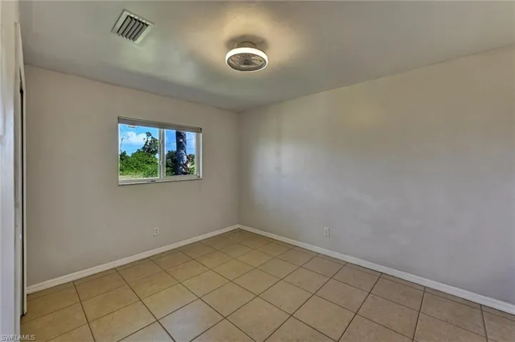 2000 Nw 4th St, Cape Coral, Florida 33993