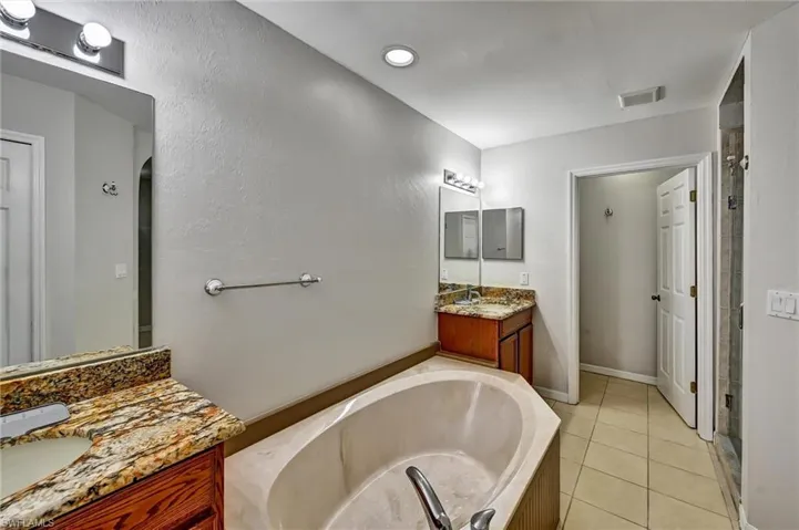 2000 Nw 4th St, Cape Coral, Florida 33993
