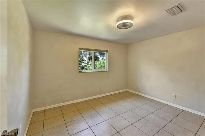 2000 Nw 4th St, Cape Coral, Florida 33993