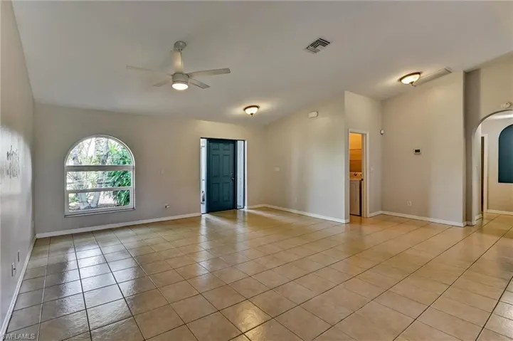 2000 Nw 4th St, Cape Coral, Florida 33993