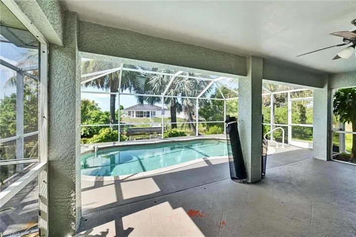 2000 Nw 4th St, Cape Coral, Florida 33993