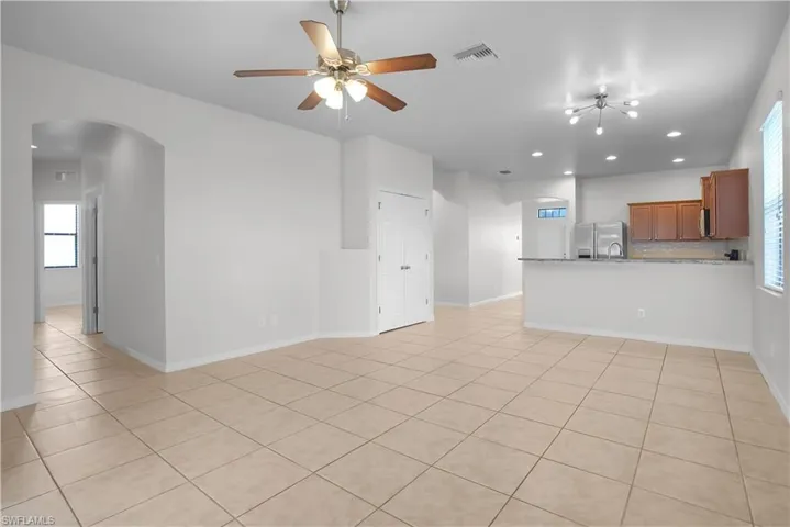 820 Sw 9th Ave, Cape Coral, Florida 33991