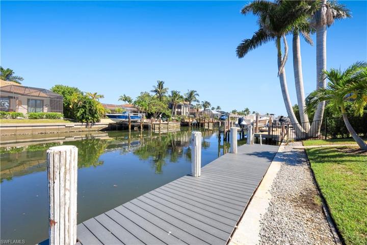 Dock