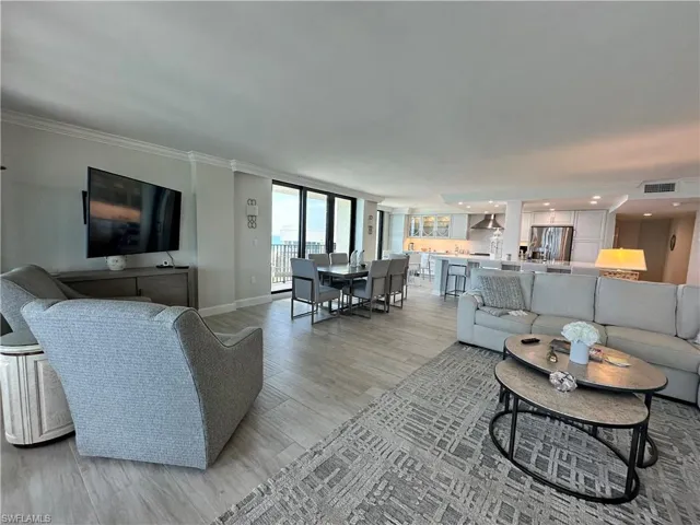 10951 Gulfshore Dr # 1405, Naples, Florida 34108