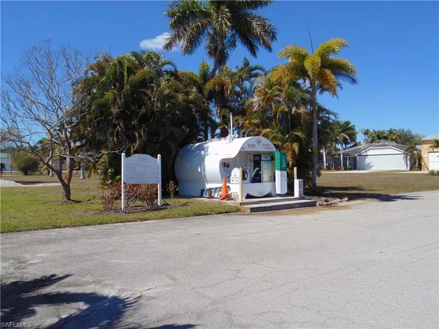 4017 Skyway Dr, Naples, Florida 34112