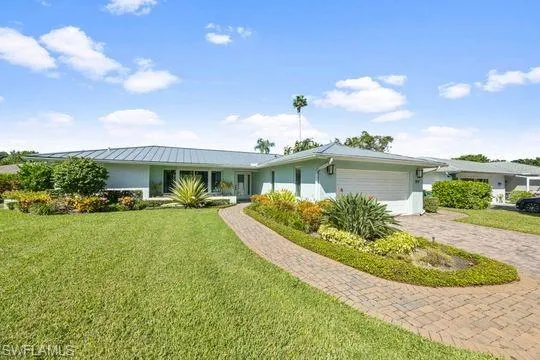 9757 Berkshire St, Naples, Florida 34109