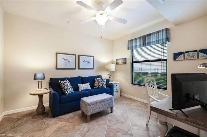 Den/Flex Room