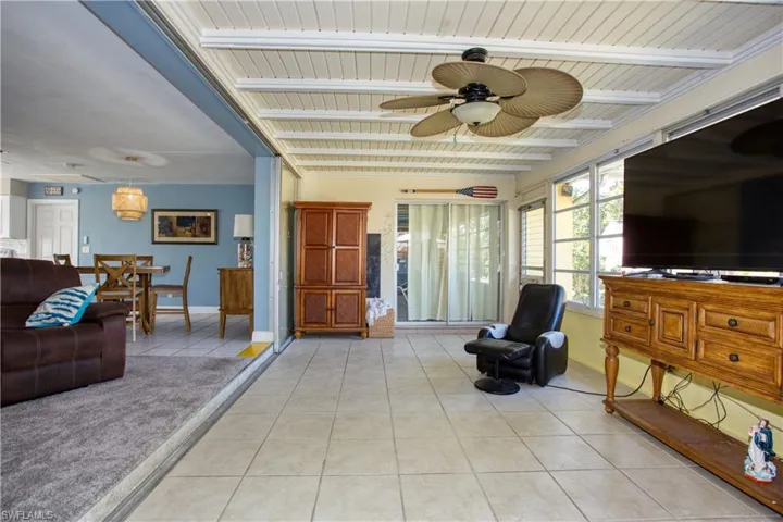 1739  Sandy  CIR, Cape Coral, FL 33904