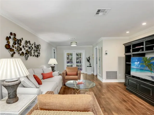 4581  Lakewood  BLVD, Naples, FL 34112