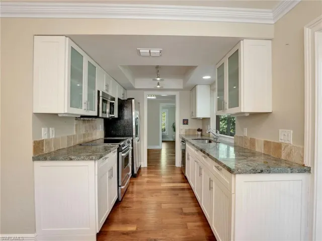 4581  Lakewood  BLVD, Naples, FL 34112