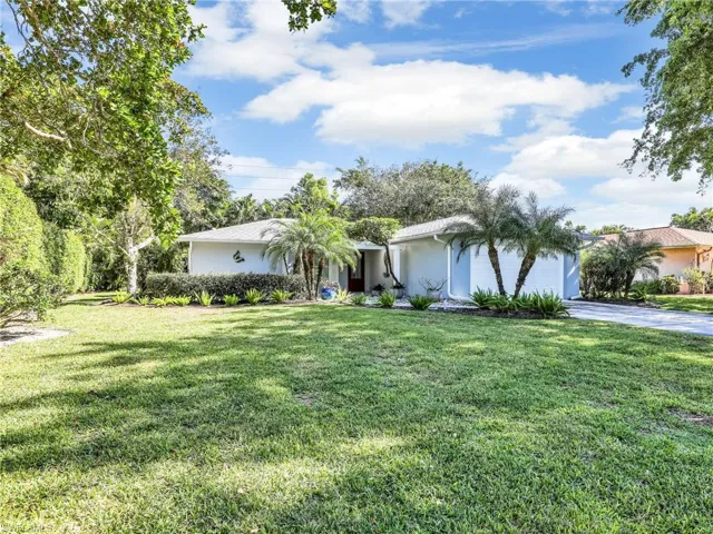 4581  Lakewood  BLVD, Naples, FL 34112