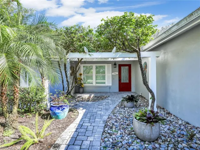4581  Lakewood  BLVD, Naples, FL 34112