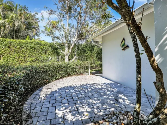 4581  Lakewood  BLVD, Naples, FL 34112