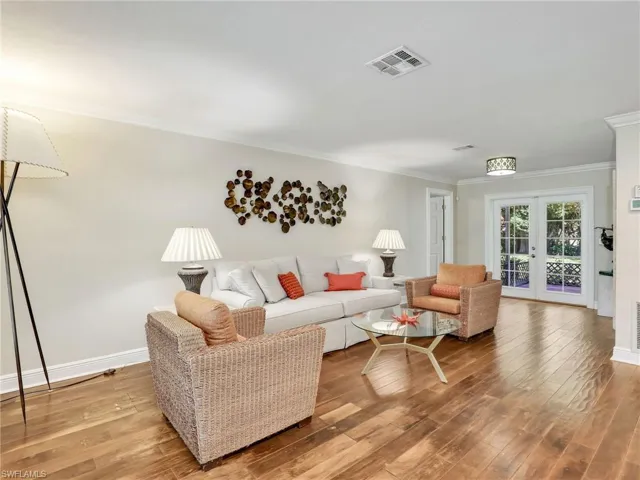 4581  Lakewood  BLVD, Naples, FL 34112