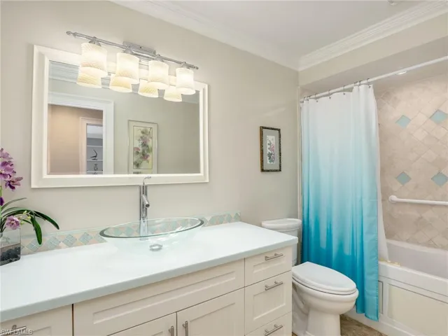 4581  Lakewood  BLVD, Naples, FL 34112