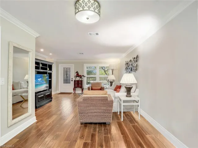 4581  Lakewood  BLVD, Naples, FL 34112