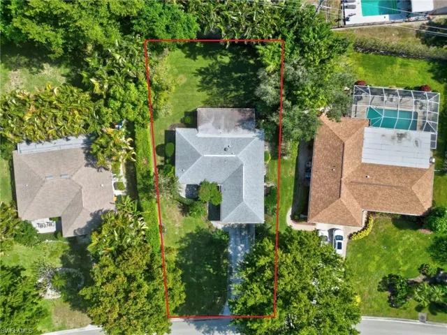 4581  Lakewood  BLVD, Naples, FL 34112