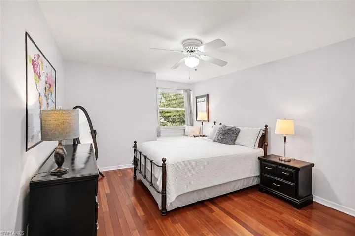 BLUE BAYOU B: SPACIOUS GUEST BEDROOM