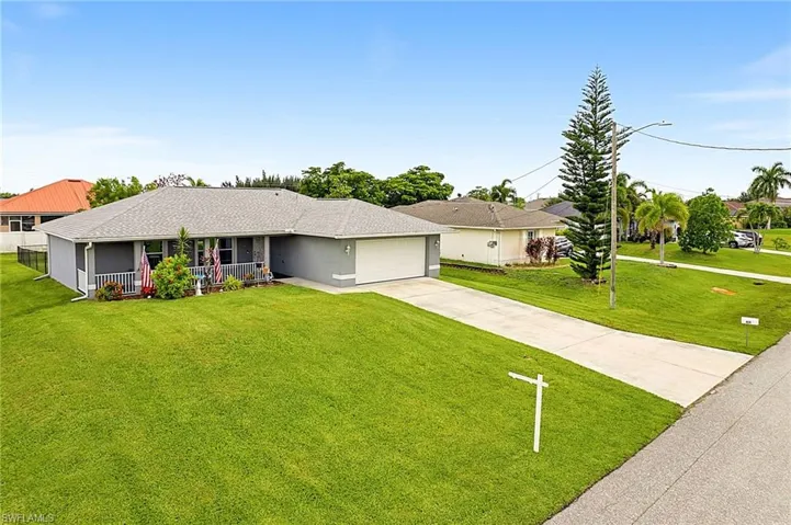 1904 Nw Embers Ter, Cape Coral, Florida 33993