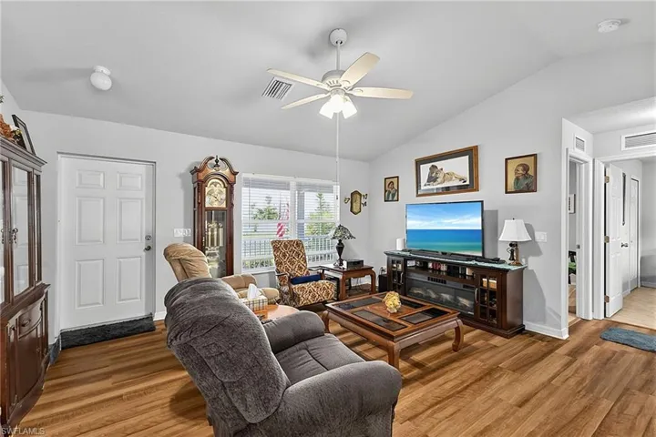 1904 Nw Embers Ter, Cape Coral, Florida 33993