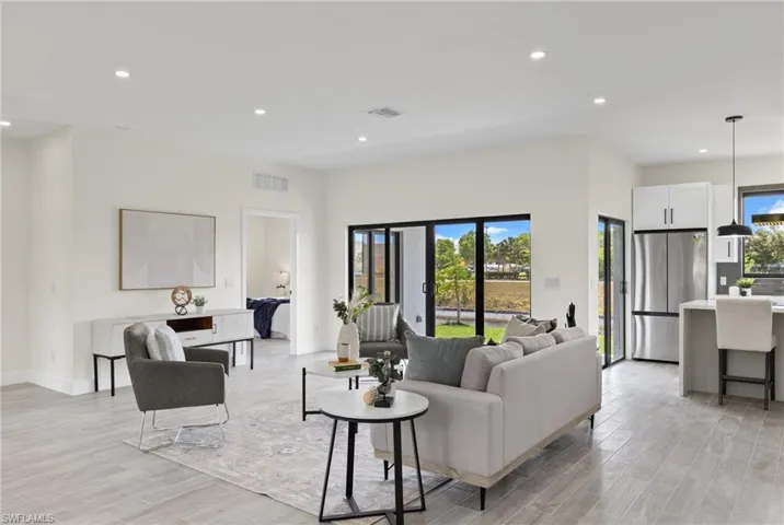 1826 Ne 11th Ln, Cape Coral, Florida 33909