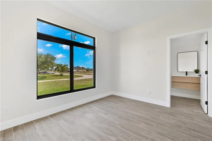 1826 Ne 11th Ln, Cape Coral, Florida 33909