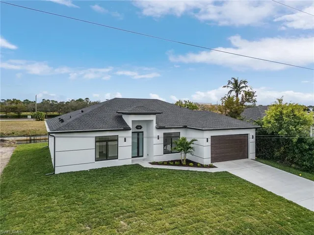 1826 Ne 11th Ln, Cape Coral, Florida 33909