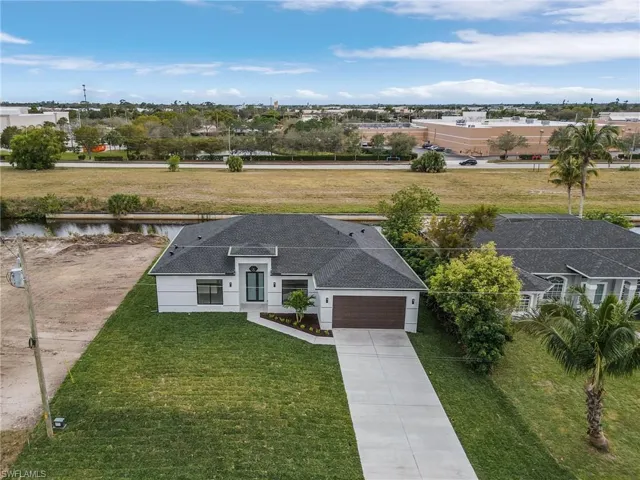 1826 Ne 11th Ln, Cape Coral, Florida 33909