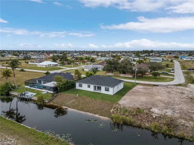 1826 Ne 11th Ln, Cape Coral, Florida 33909