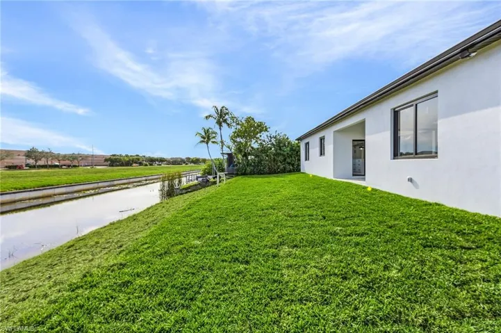 1826 Ne 11th Ln, Cape Coral, Florida 33909