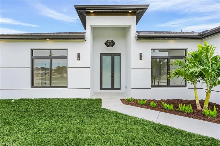 1826 Ne 11th Ln, Cape Coral, Florida 33909