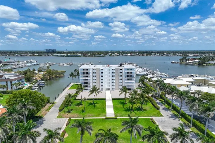 1325 7th St S 2b, Naples, Florida 34102