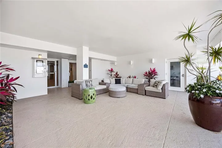 1325 7th St S 2b, Naples, Florida 34102