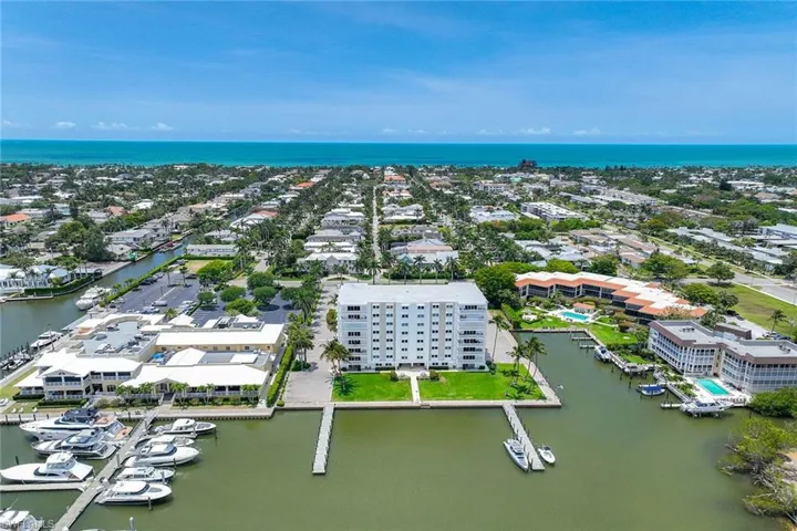 1325 7th St S 2b, Naples, Florida 34102
