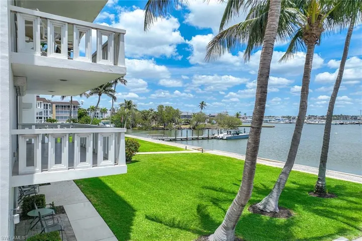 1325 7th St S 2b, Naples, Florida 34102