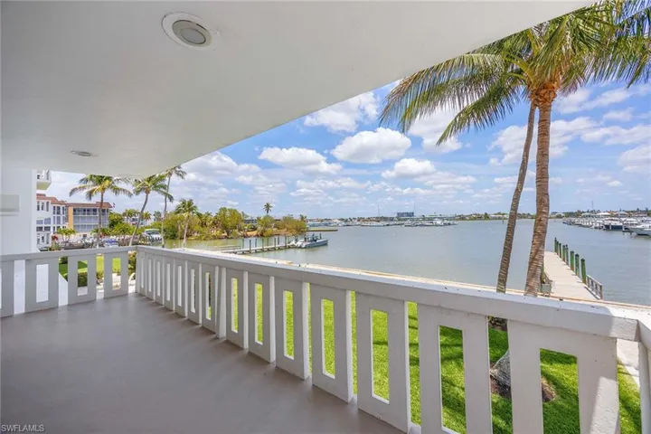 1325 7th St S 2b, Naples, Florida 34102