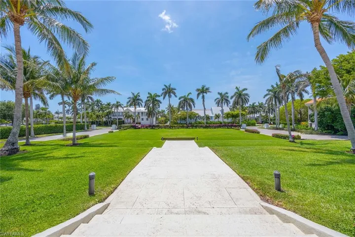 1325 7th St S 2b, Naples, Florida 34102