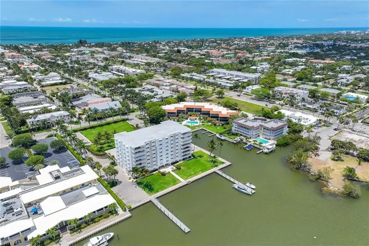 1325 7th St S 2b, Naples, Florida 34102
