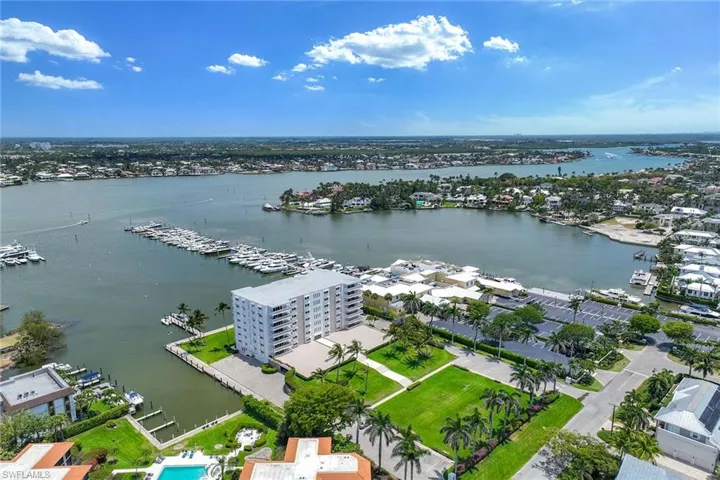 1325 7th St S 2b, Naples, Florida 34102