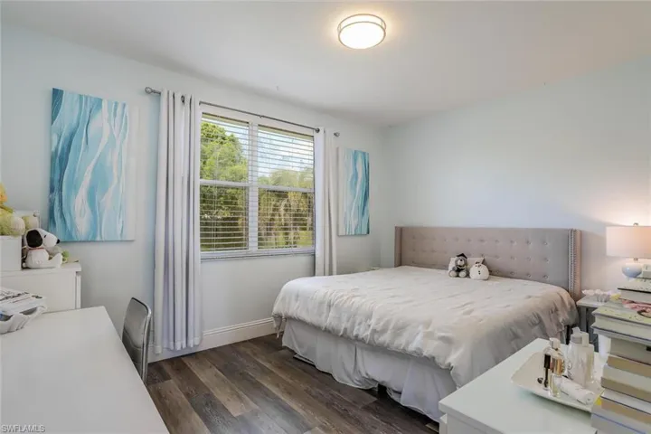 Guest bedroom #1