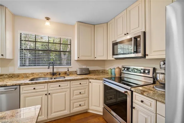 4390  15th SW AVE, Naples, FL 34116