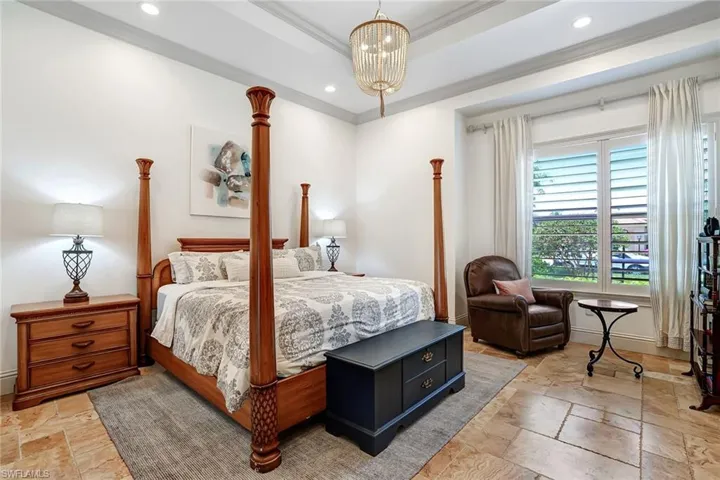 7562  Cordoba  CIR, Naples, FL 34109