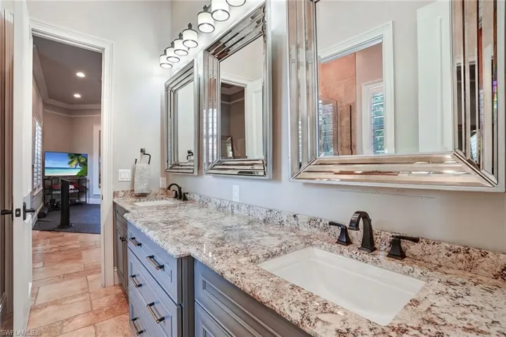 7562  Cordoba  CIR, Naples, FL 34109