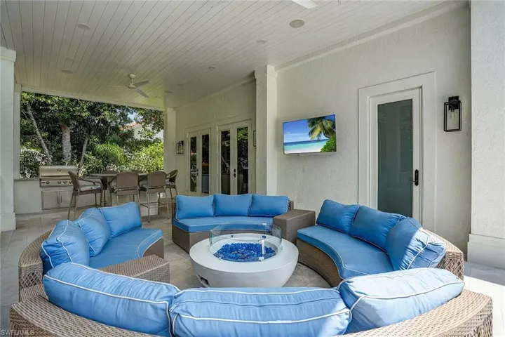 7562  Cordoba  CIR, Naples, FL 34109