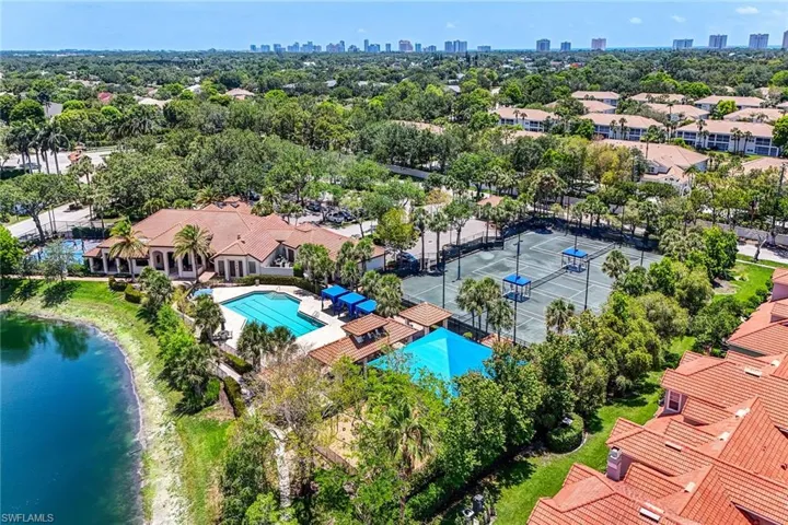 7562  Cordoba  CIR, Naples, FL 34109